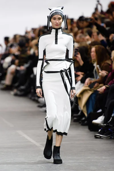 Look 3